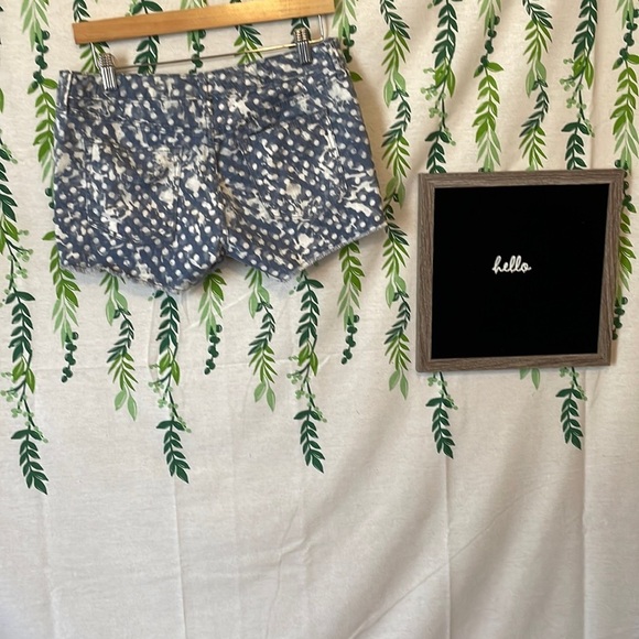 GAP Pants - NWOT Size 27 GAP Summer Cut-Offs A1